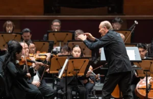 A pianista russa Polina Osetinskaya e o maestro Gabor Takacs-Nagy encantam o público com Bach e Schumann