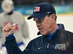 Hóquei no Gelo – Treinador diz que os EUA permaneceram energizados mesmo após o gol ser cancelado