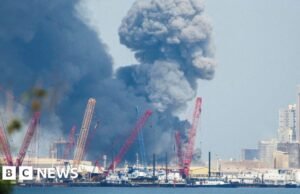 O Irã diz que atingiu uma base dos EUA no Bahrein, enquanto lança ataques em toda a região