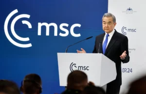 Wang Yi, da China, quer trabalhar com o Canadá para “eliminar a interferência”