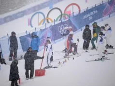 Neve forte atrapalha eventos de esqui estilo livre e snowboard