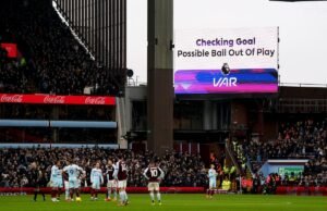 Choque pelo título do Aston Villa após polêmica do VAR em Brentford