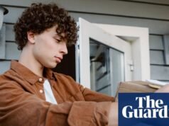 Acabando com a fraude: os britânicos devem ter cuidado com pacotes misteriosos à medida que novos golpes crescem | Golpes