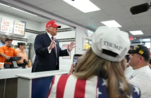 Hambúrgueres e guerra: o blefe do presidente Trump antes do ataque ao Irã