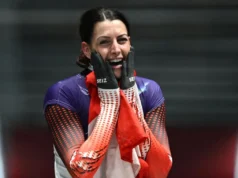 Um vestido esqueleto que apaga a dor de Pyeongchang com ouro brilhante