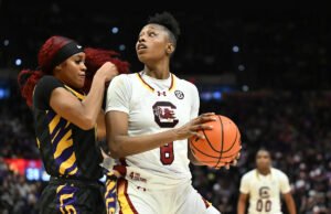 O nº 3 da Carolina do Sul venceu o nº 6 LSU por 79-72 e estende a seqüência de vitórias contra os Tigers para 18 jogos