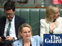 Com o regresso ao Parlamento, há uma situação de caos na coligação, o perigo de divisão e desintegração na política é iminente. Política Australiana