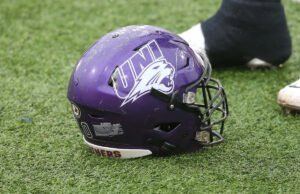 O tight end do norte de Iowa, Parker Sutherland, falece