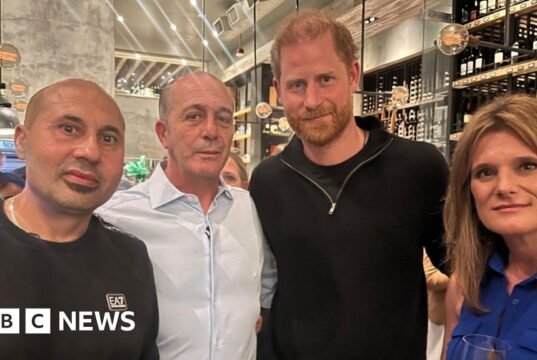 Príncipe Harry agradeceu às famílias enlutadas nas redes sociais