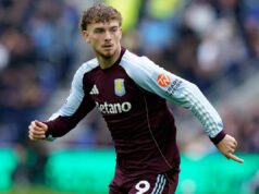 Emprestado do Liverpool recebe minutos extras apesar da aprovação do técnico