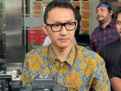 KPK interroga o governador em exercício de Riau, Sikar, sobre o fluxo de dinheiro corrupto de Abdul Wahid