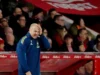 Forest Sack Manager Dyche, após 4 meses no cargo