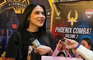 principal! Davina Karamoy esteve presente na luta da irmã, levando o cinturão ao ringue até admitir que Winona a repreendeu.