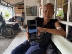 Devido a fazer diálise regular, barbeiro de Bandung teme não conseguir tratamento