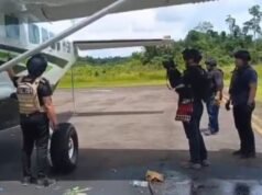 O Brigadeiro General Faisal disse que 20 homens do KKB abriram fogo contra o avião Smart Air.