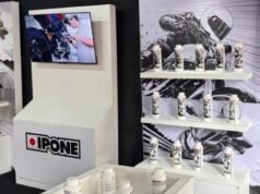 Óleo de motor 2 tempos com sabor de morango disponível no IIMS 2026