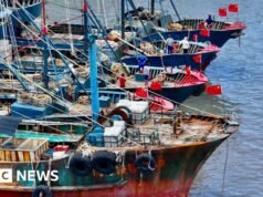 Japão diz ter apreendido navios chineses em meio a tensões com Pequim