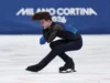 Patinação artística: Marinin desmaia, Shaidlov ganha medalha de ouro masculina, choca o campo