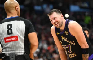 O New York Knicks busca ampliar sua seqüência de vitórias e enfrentar o Los Angeles Lakers em boa forma.