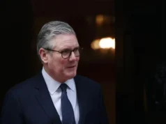 Governo do Reino Unido retira plano de adiar a votação parlamentar de maio, cresce a pressão para uma reviravolta