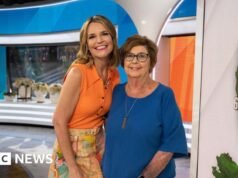 Polícia revista a casa do homem preso em conexão com o desaparecimento de Nancy Guthrie, no Arizona