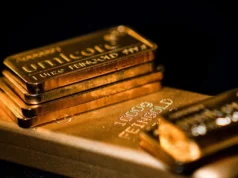 Preços do ouro prolongam a maior queda em mais de 10 anos