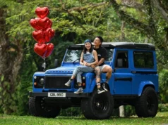 “Com esta roda, eu me caso com você”: o casal mais legal de Cingapura na Hot Wheels