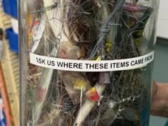 Rótulo em frasco no Currumbin Wildlife Hospital representa ameaça “invisível” aos animais locais