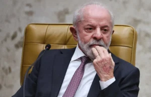 Carnaval do Rio comemora Lula do Brasil com carnaval provoca reação política