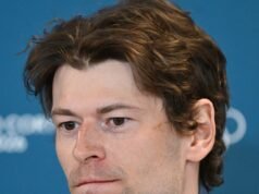 Ex-namorada do atleta olímpico responde à confissão de traição no ar