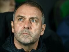 Flick exige resposta do Barcelona após derrota do Atlético na Copa