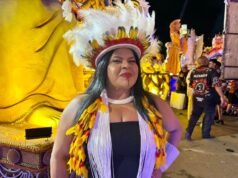 Em desfile dos Gaviões da Fiel, a ministra Sonia Guajazara criticou o prazo e defendeu os territórios indígenas.