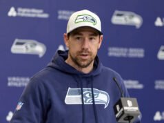 Os Raiders estão finalizando um acordo para contratar o coordenador ofensivo dos Seahawks, Clint Kubiak, como o próximo técnico.