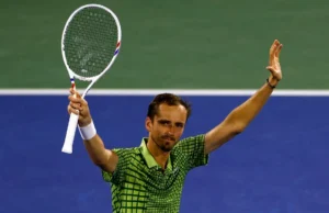 Medvedev conquista o título de Dubai por omissão