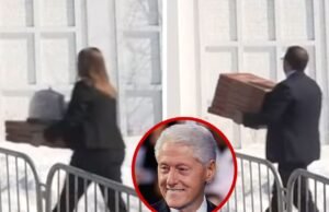 Pizza entregue após declaração de Jeffrey Epstein de Bill Clinton