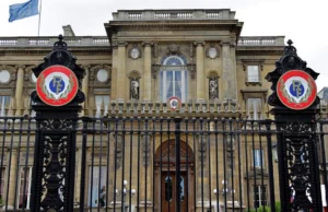 Governo francês alerta promotor sobre ligações com Epstein