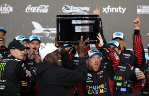 Tyler Reddick vence Daytona 500 com passe tardio na última volta cheia de acidentes
