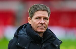 Oliver Glasner evitou conversa sobre transferência de atacante após empate com Nottingham Forest