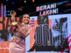 A cantora Shaza venceu o concurso de atuação em reality shows “Belani Lakhon!” e estrelará o drama “Hari Raya”
