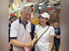 A atriz Pan Ling Ling recebeu um hongbao de SM Lee Hsien Loong durante uma caminhada em CNY