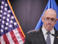 Homan diz que o aumento do ICE terminará em Minnesota. Podemos confiar nele?