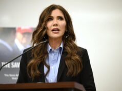 Christie Noem diz que garantirá que as ‘pessoas certas’ votem nas eleições intercalares e elegerão os ‘líderes certos’