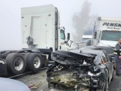 Dez feridos em engavetamento de 59 carros em estrada envolta em neblina na Califórnia