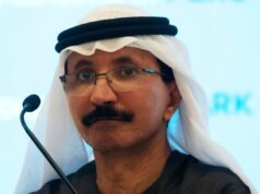 Depois que as mensagens de Epstein foram divulgadas, a proprietária das balsas P&O, DP World, demitiu seu presidente