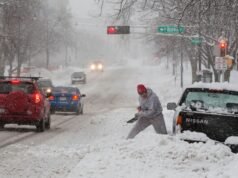 Um novo alerta de tempestade de inverno foi emitido para até 15 polegadas de neve no meio-oeste