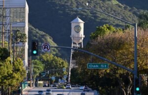 Controladora da CNN considera novas negociações de vendas com aliado de Trump: Relatório