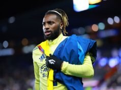 Ex-astro do Newcastle, Alan St-Maximin deixa o clube depois que crianças foram abusadas racialmente