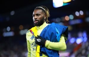 Ex-astro do Newcastle, Alan St-Maximin deixa o clube depois que crianças foram abusadas racialmente