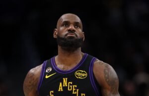 Jogador do Lakers visivelmente chateado com a derrota do Knicks contra a defesa de LeBron James