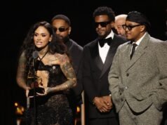 Estrelas da música protestam contra o ICE em meio à repressão no Grammy